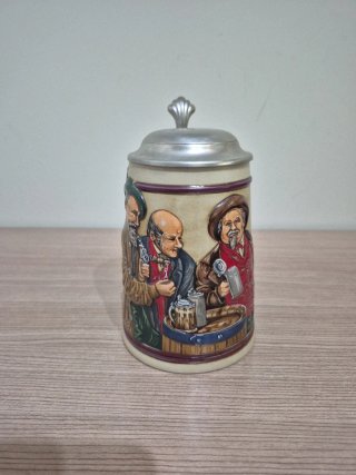(o 20 € ciascuna) Bicchieri di birra in ceramica con