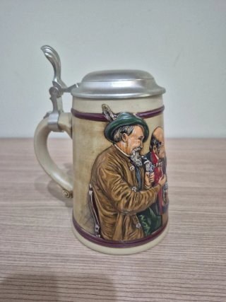 (o 20 € ciascuna) Bicchieri di birra in ceramica con