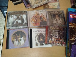 Lote 20 CD, 20 DVD,5 Libros y casette Semana Santa