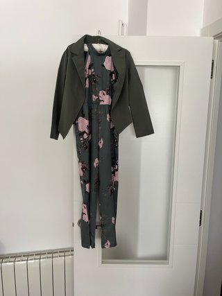 Mono floral con chaqueta niña. Talla 8