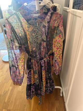 Vestido Zara floral patchwork talla M