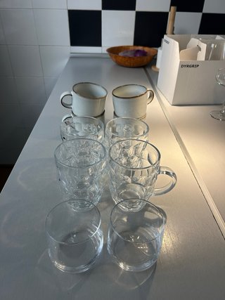 Lote de vajilla y vasos IKEA – 30 € todo