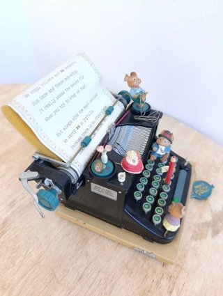 Antigua caja musical Enesco ratones maquina regist