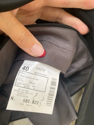 Traje de Novio Negro y bordados plateados