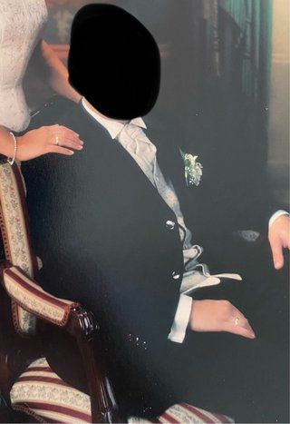 Traje de Novio Negro y bordados plateados