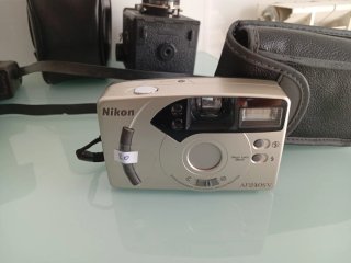 Lotto di 12 fotocamere analogiche di diverse marche