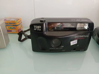 Lotto di 12 fotocamere analogiche di diverse marche