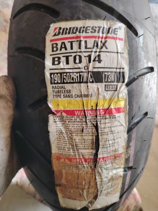 Neumático Bridgestone Battlax BT014 190/50ZR17