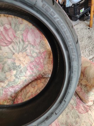 Neumático Bridgestone Battlax BT014 190/50ZR17