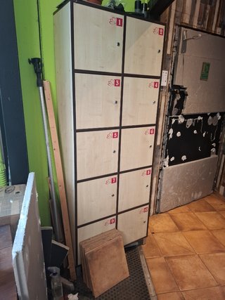 Armadietti in legno e metallo