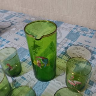 Juego de agua antiguo pintado a mano