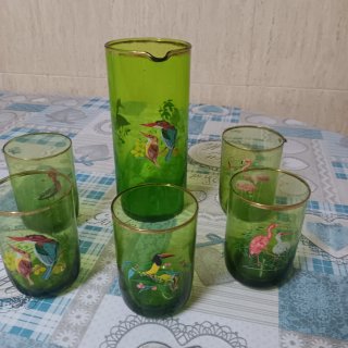 Juego de agua antiguo pintado a mano