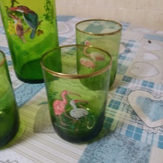 Juego de agua antiguo pintado a mano
