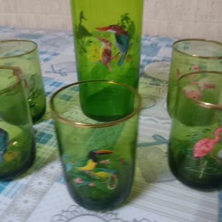 Juego de agua antiguo pintado a mano