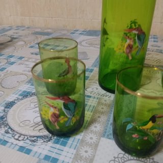 Juego de agua antiguo pintado a mano