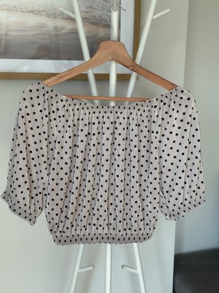 Top Oysho beige canalé lunares negro talla única