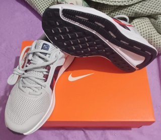 Zapatillas Nike Run Swift 2 Gris/Rojo Talla41 26cm