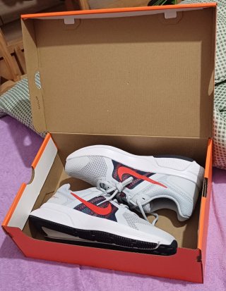 Zapatillas Nike Run Swift 2 Gris/Rojo Talla41 26cm