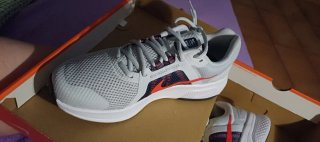 Zapatillas Nike Run Swift 2 Gris/Rojo Talla41 26cm