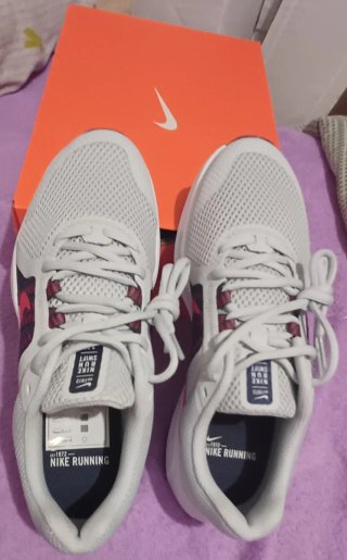 Zapatillas Nike Run Swift 2 Gris/Rojo Talla41 26cm