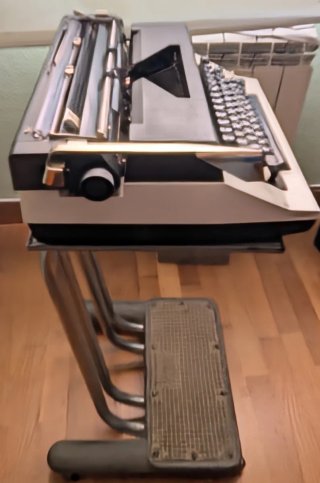 Máquina Escribir Olympia SG3 + Mesa