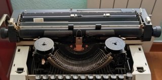 Máquina Escribir Olympia SG3 + Mesa