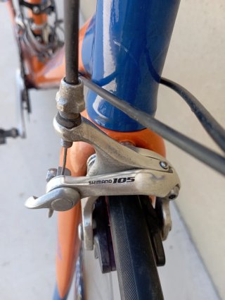 Bici da strada Specialized taglia 54 con sella uomo e donna