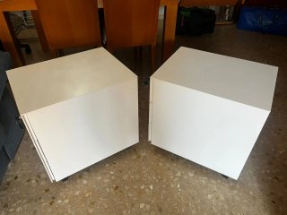 2 Cajoneras de oficina metálicas blancas