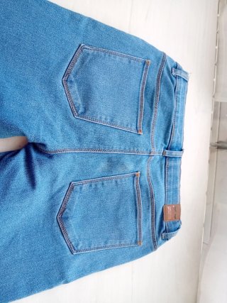 Pantalón vaquero largo niña