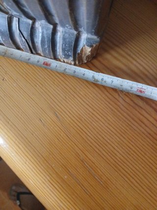 Ménsulas de madera antiguas talladas