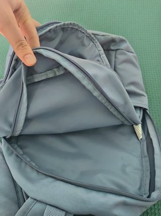 Mochila Nike Gris y Blanca