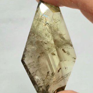 Citrino pulido con inclusiones naturales Brasil