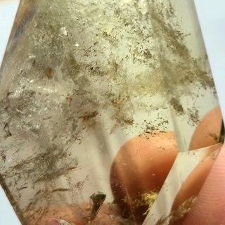 Citrino pulido con inclusiones naturales Brasil