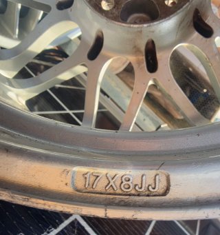 Llantas R17