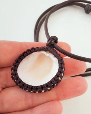 Collana macramè con conchiglia naturale