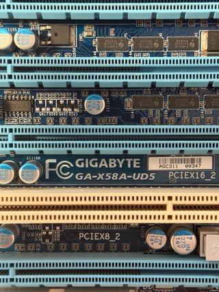 Pack de 2 placas base Gigabyte con CPU y RAM
