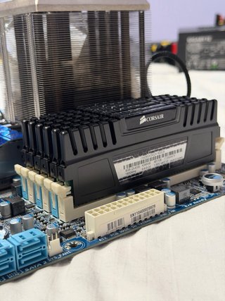 Pack de 2 placas base Gigabyte con CPU y RAM