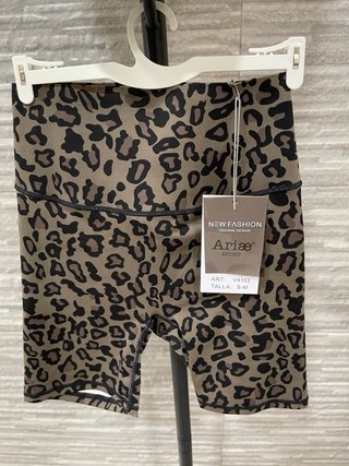 Conjunto deportivo estampado leopardo