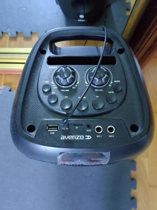 Altavoz Avenzo Negro con Micrófono
