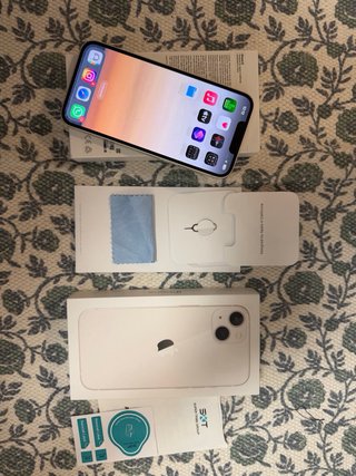 iPhone 13 256GB Blanco + Caja y Cargador