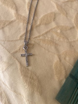 Cadena con cruz Swarovski