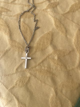 Cadena con cruz Swarovski