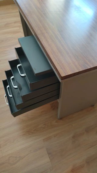 REGALO Mesa de escritorio madera y metal
