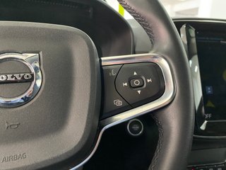 Volvo XC40 Momentum Pro T2 1.5 129CV Auto. EL TOP!