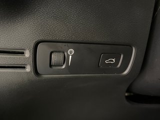 Volvo XC40 Momentum Pro T2 1.5 129CV Auto. EL TOP!