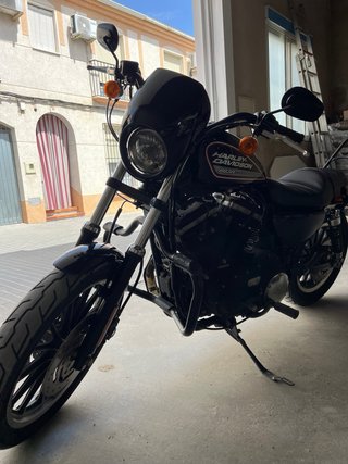 Harley Davidson 883R Negra, 15.000km.