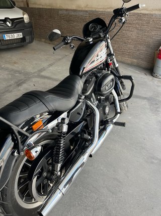 Harley Davidson 883R Negra, 15.000km.