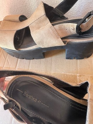 Sandalias Plataforma Beige y Negras