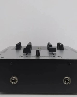 Numark M101 Mesa de Mezclas Plata