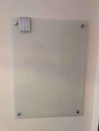 Pizarra de cristal IKEA translúcida
